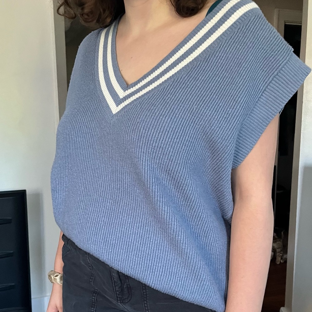 Sweater vest